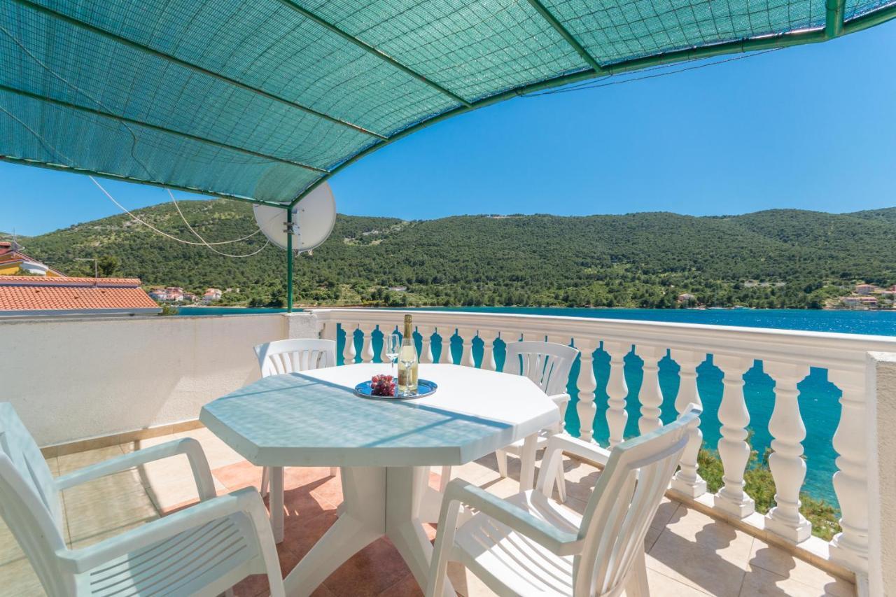 Apartmani Bonaca - 10M To The Sea Grebastica Exterior photo